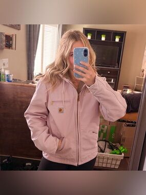 RARE Baby Pink Carhartt Jacket - Women's 🩷